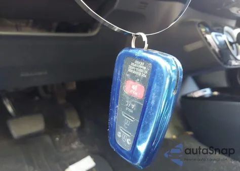 2020 Toyota Prius Prime Limited z USA, uszkodzony, nr VIN JTDKARFP7L3127300